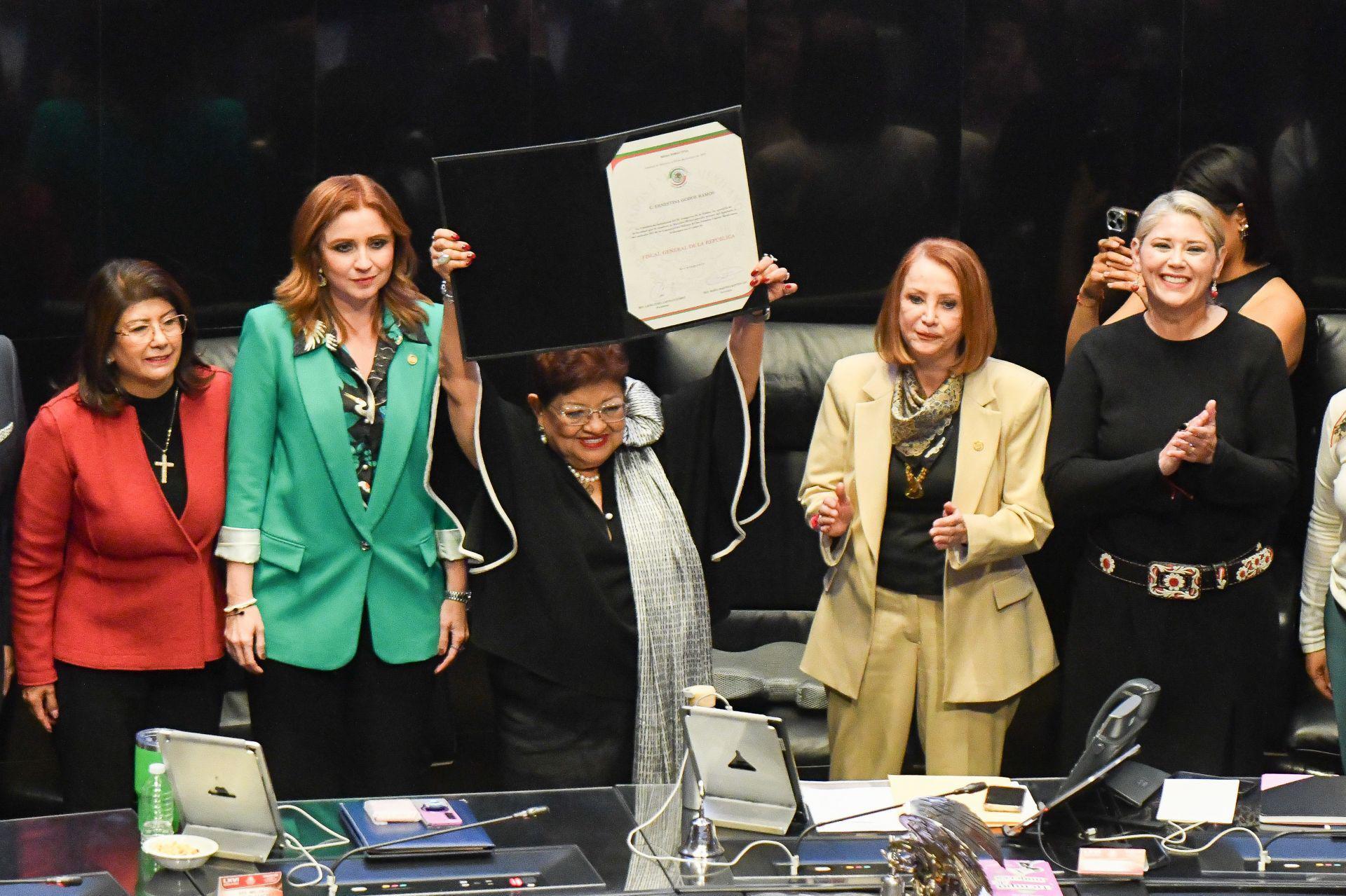  Ernestina Godoy como nueva titular de la FGR: Esta es su trayectoria . Noticias en tiempo real