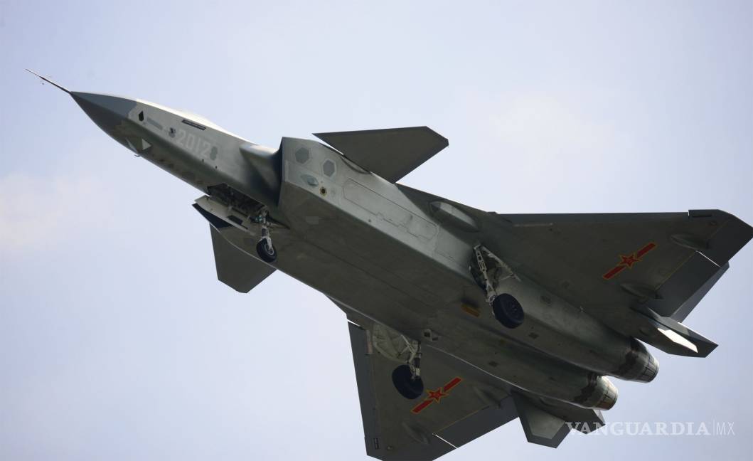 $!China muestra el J-20, su nuevo avión de combate ‘invisible’ a los radares