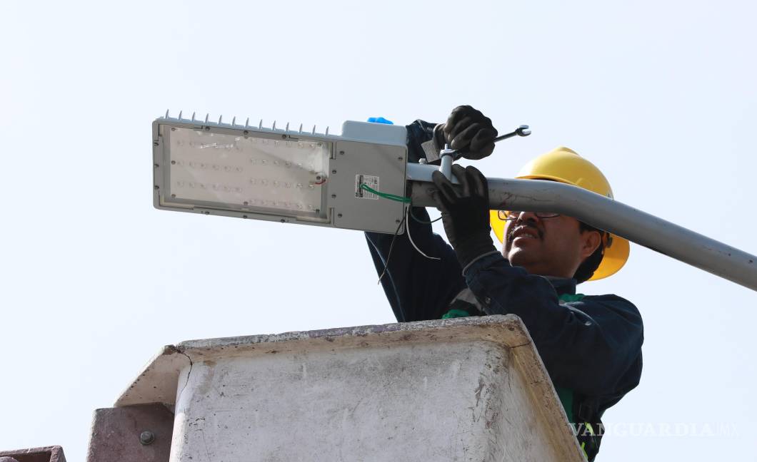 $!Las luminarias sin funcionar son sustituidas.