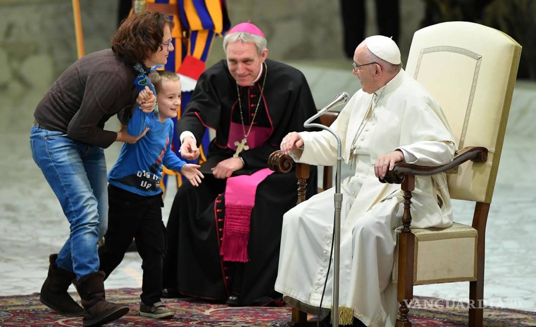 $!Un niño autista da la catequesis en la audiencia general del Papa Francisco