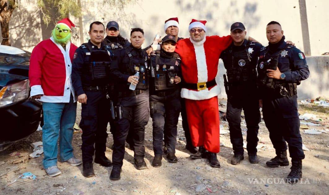 Uniformados de Guadalupe, NL llevan alegría a niños de escasos recursos