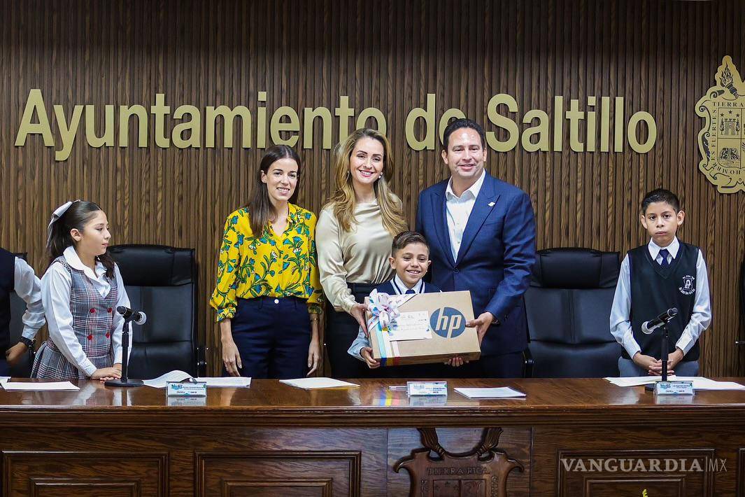 $!Las y los integrantes del Cabildo Infantil 2025 fueron reconocidos por sus propuestas y compromiso con su comunidad durante una sesión oficial celebrada en la Presidencia Municipal de Saltillo.