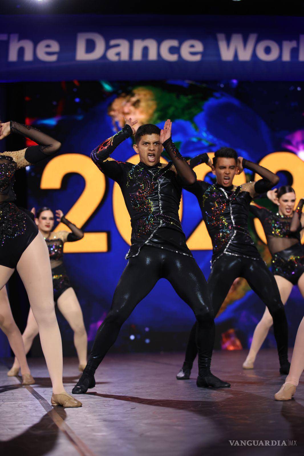 $!Joven saltillense triunfa en competencia mundial de baile en Florida