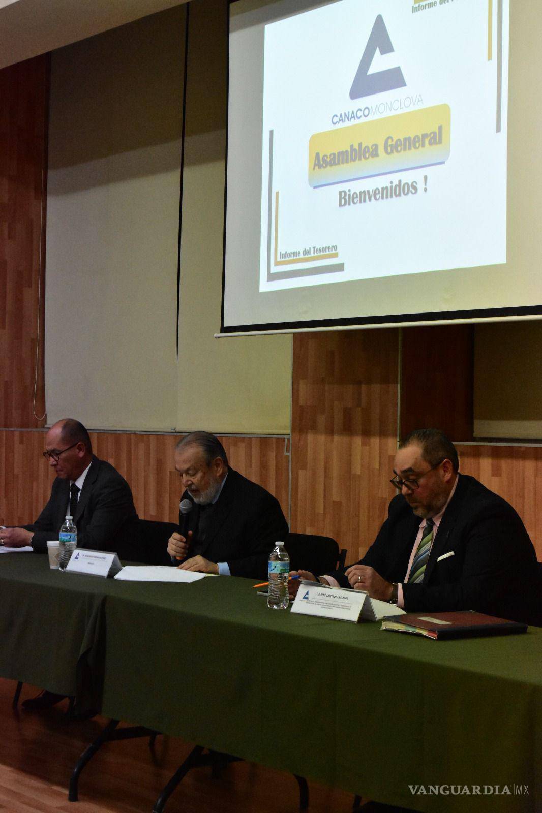 $!Dirigentes de la CANACO Monclova durante la renovación de su Mesa Directiva.