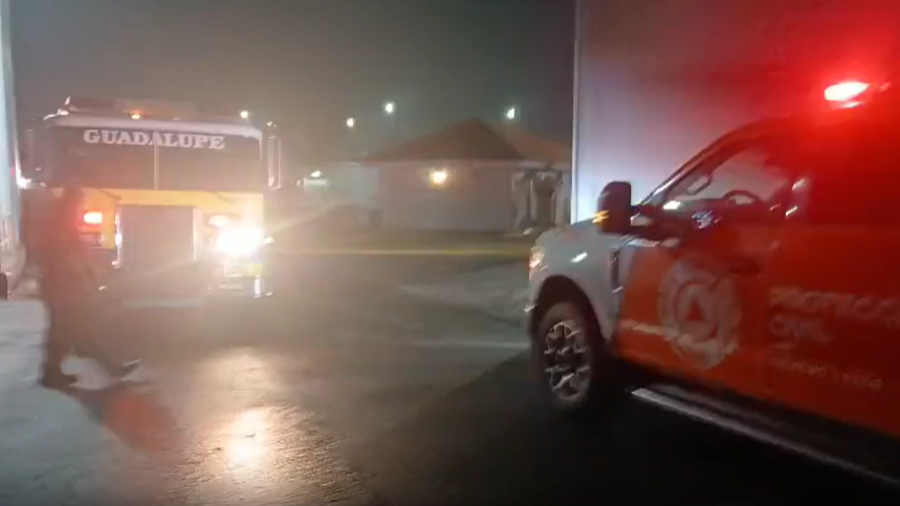 Un corto circuito provocó un conato de incendio en la empresa Kemet, en Guadalupe, NL, lo que obligó a evacuar a 300 trabajadores del turno nocturno; no hubo lesionados.
