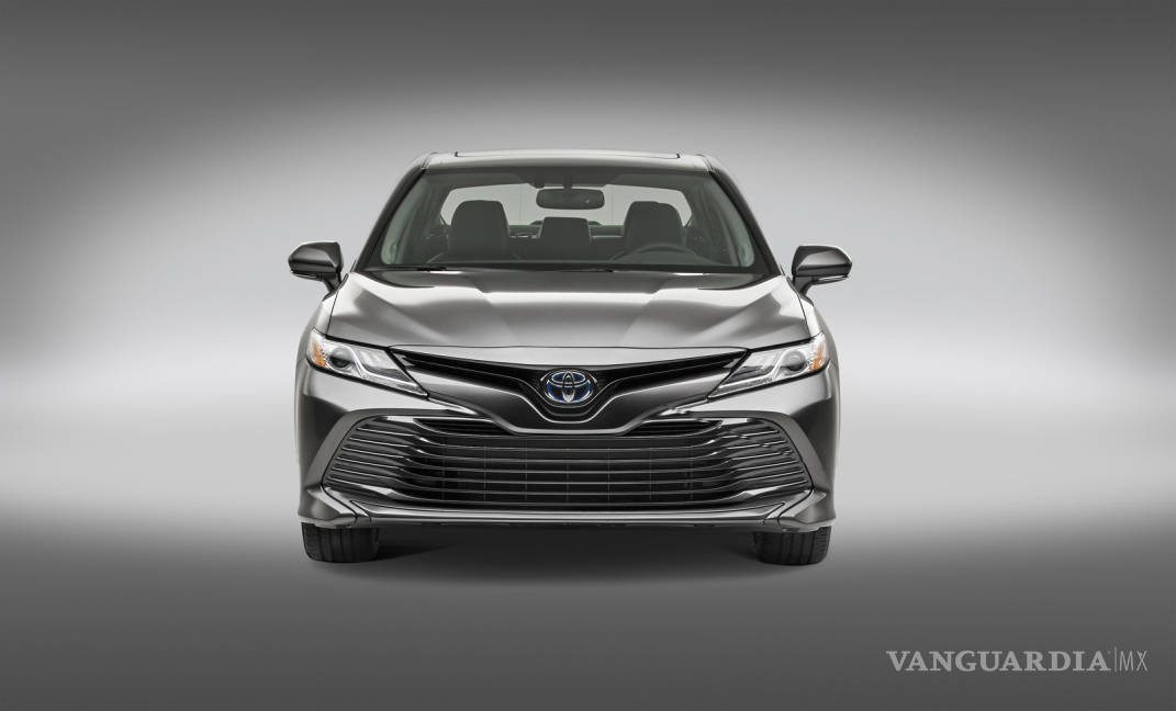 $!Toyota Camry Hybrid llega a México; estos son sus precios, versiones y equipamiento