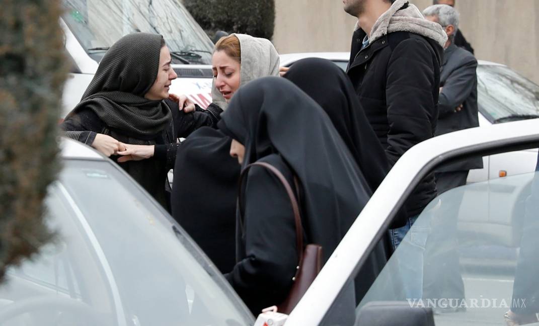 $!Se estrella un avión en Irán con 66 personas a bordo