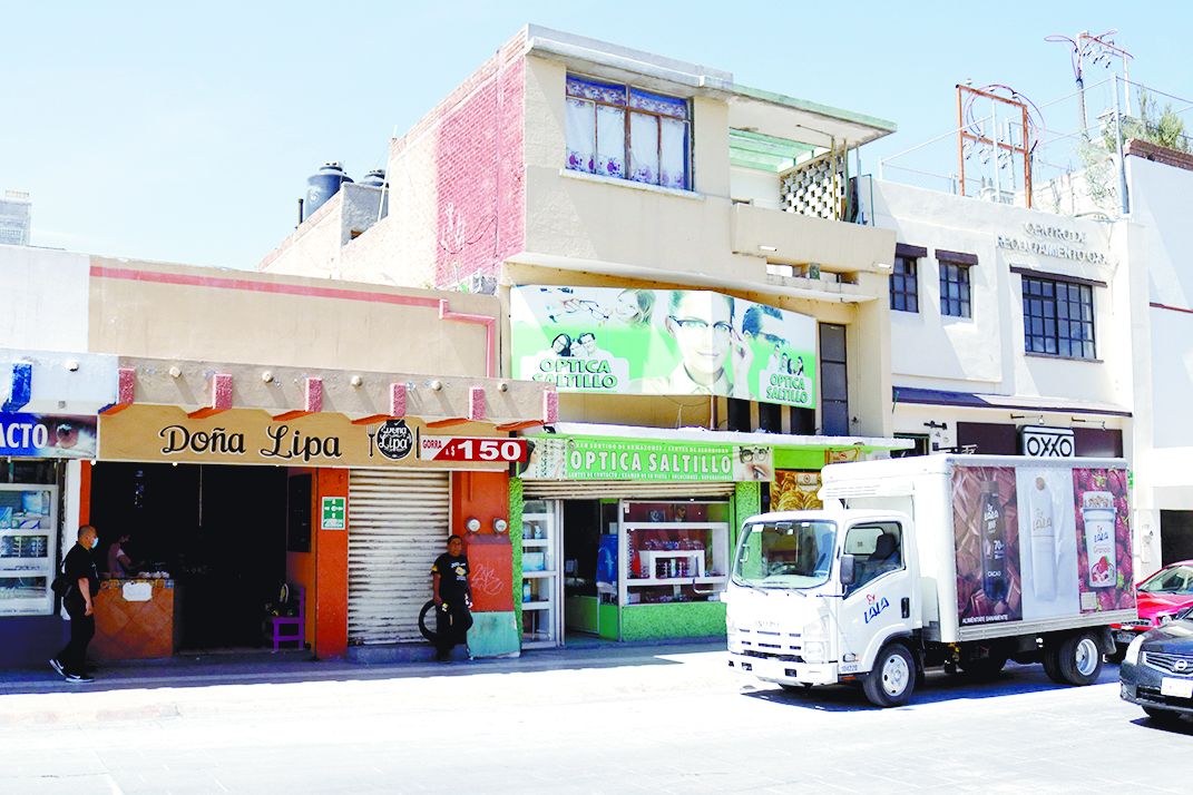 $!Reabren comercios de Saltillo pese a cuarentena de COVID-19; 'no tienen ni para pagar la nómina', dicen