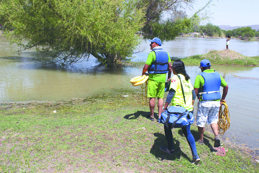 $!Los Buzos del desierto se dedican a encontrar cuerpos de personas que se ahogaron en el río o en los canales de riego