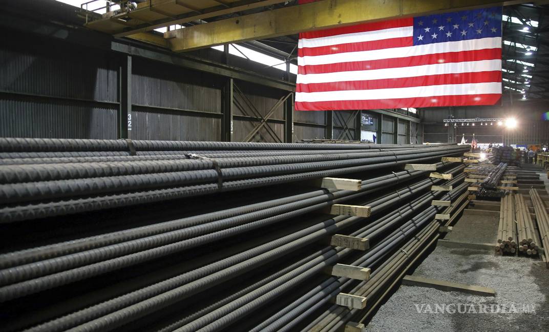 $!Varillas de acero en la planta de producción de Gerday Ameristeel, en Minnesota. Aranceles al acero provocarían una catástrofe en la fabricación de automóviles.