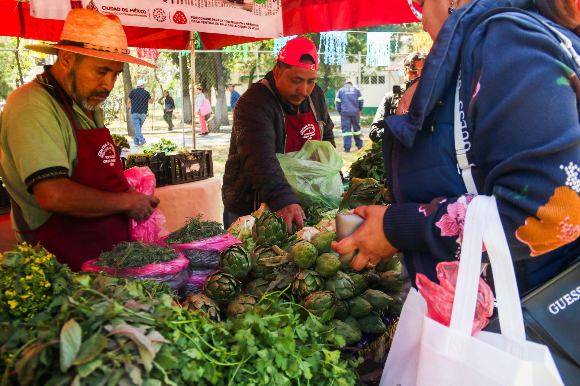 Sheinbaum admite alzas y promete ‘saltar’ intermediarios con el PACIC