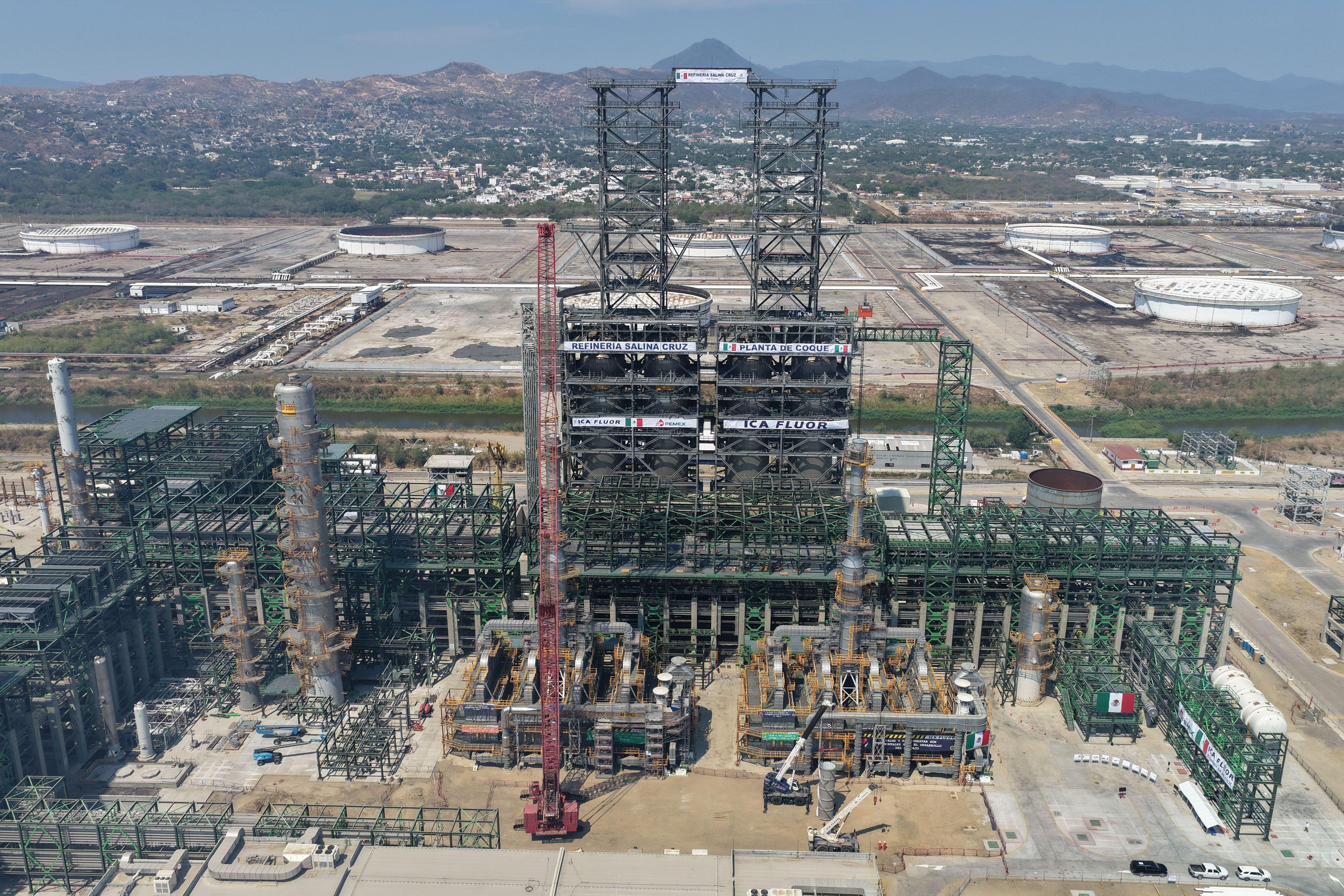 Reporta Pemex muerte de empleado tras explosión en refinería Salina Cruz