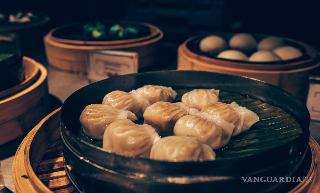 $!Aproveche el poder de los dumplings para agradar al público en esta abundante pero ligera ensalada de plato principal.