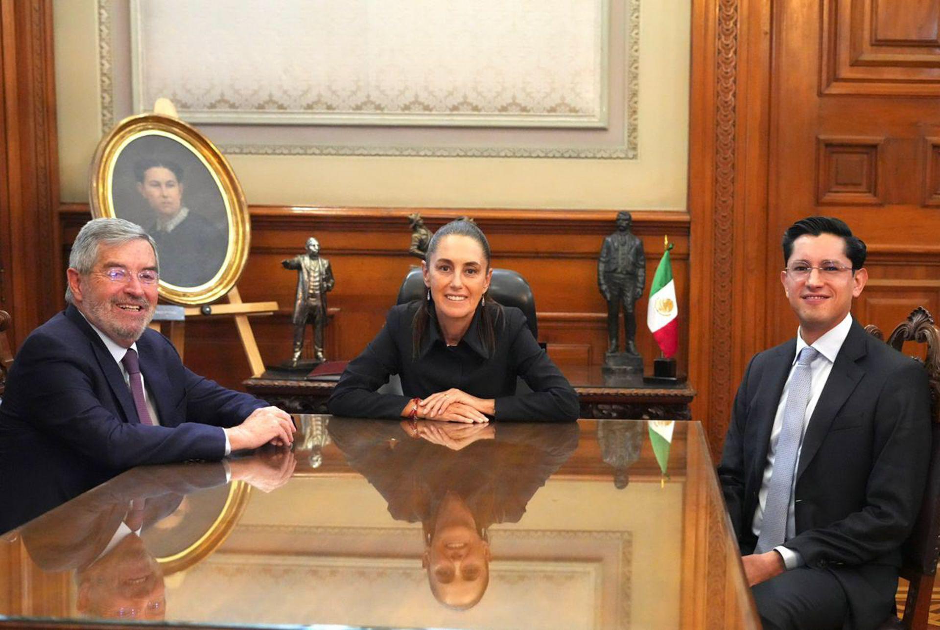 Sheinbaum propone a Roberto Velasco Álvarez, sucesor de Juan Ramón de la Fuente en la SRE