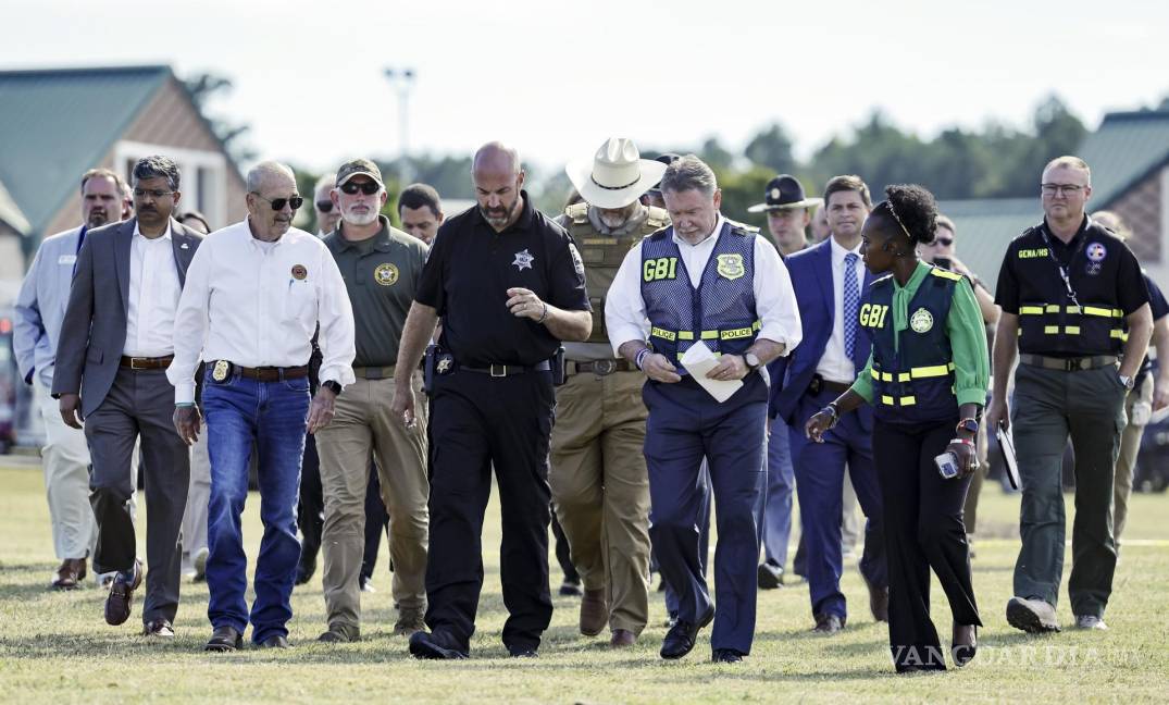 $!Oficiales de la policía realizan ya las investigaciones del tiroteo en Winder, Georgia.