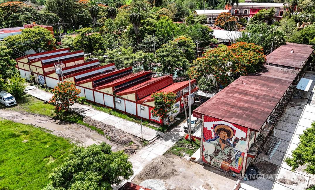 $!Vista aérea de la escuela normal rural de Ayotzinapa 'Raúl Isidro Burgos' en el municipio de Tixtla, en el estado de Guerrero (México).