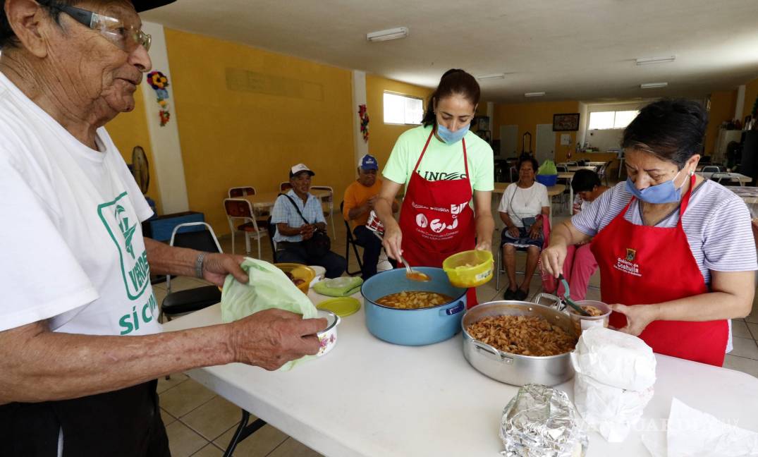 $!Coronavirus: Ancianitos de Saltillo arriesgan su vida por comida en cuarentena de COVID-19