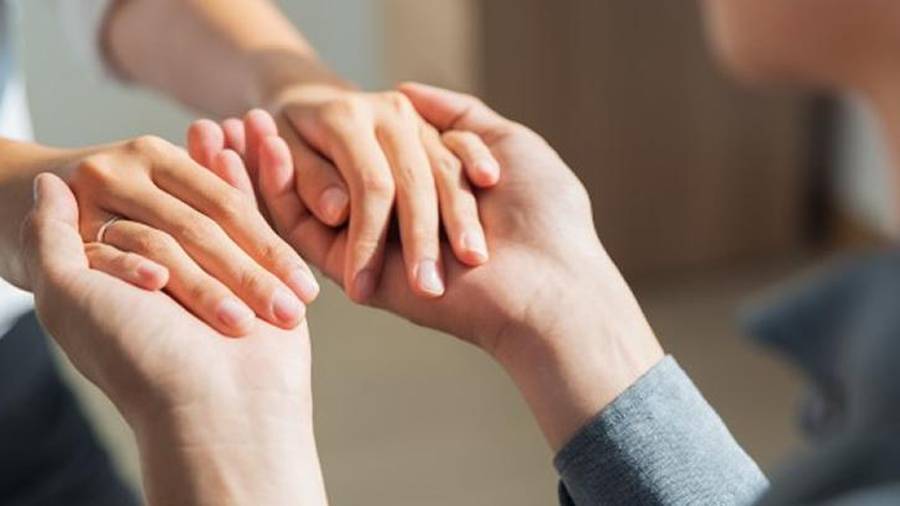 A través de redes sociales, una mujer originaria de Oaxaca expuso la compleja situación médica de su hija, quien requiere múltiples cirugías.