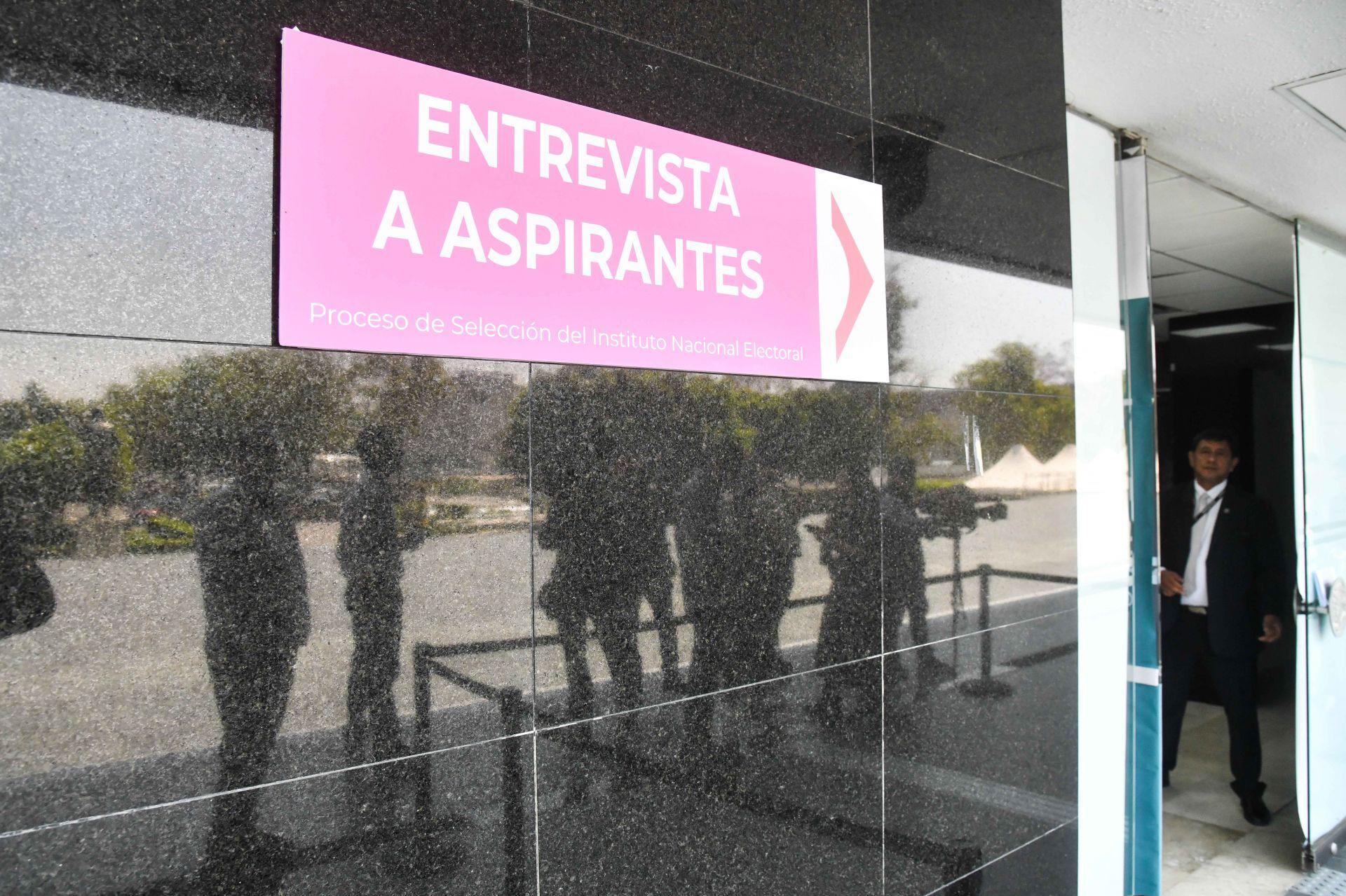 ‘En lo oscurito’: PAN revienta al Comité Técnico por sesionar de noche y elegir finalistas del INE