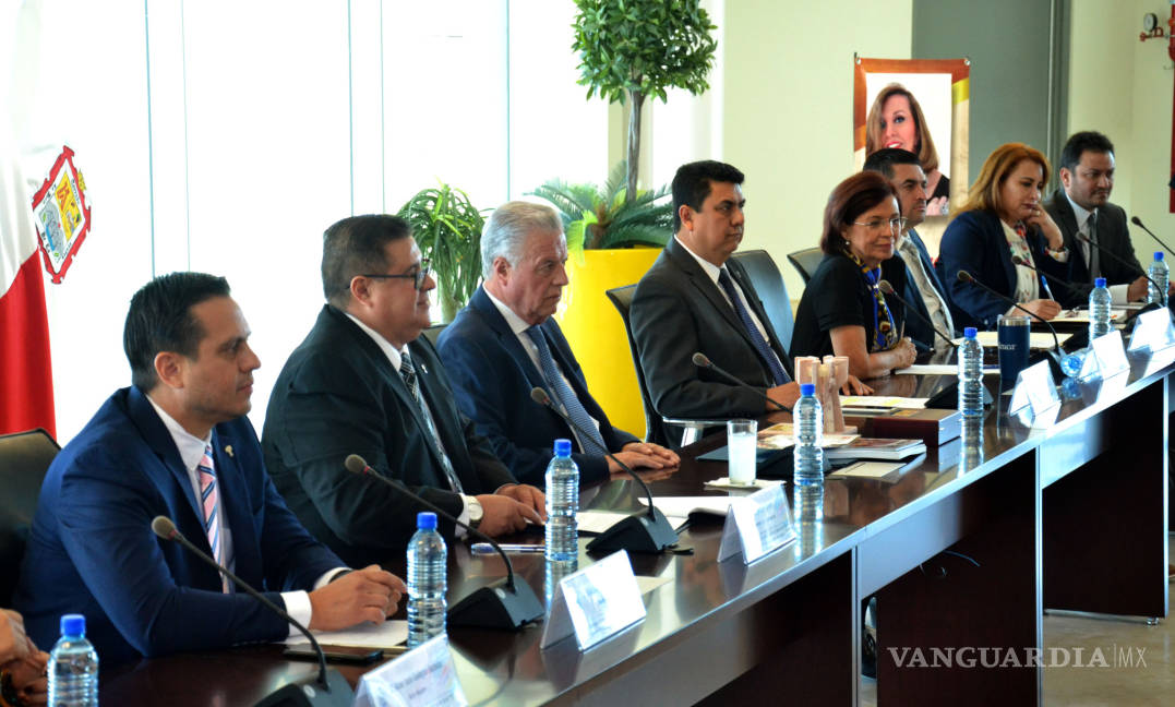 $!En el 50 aniversario de los CIJ, Torreón entrega de las llaves de la ciudad a su fundadora