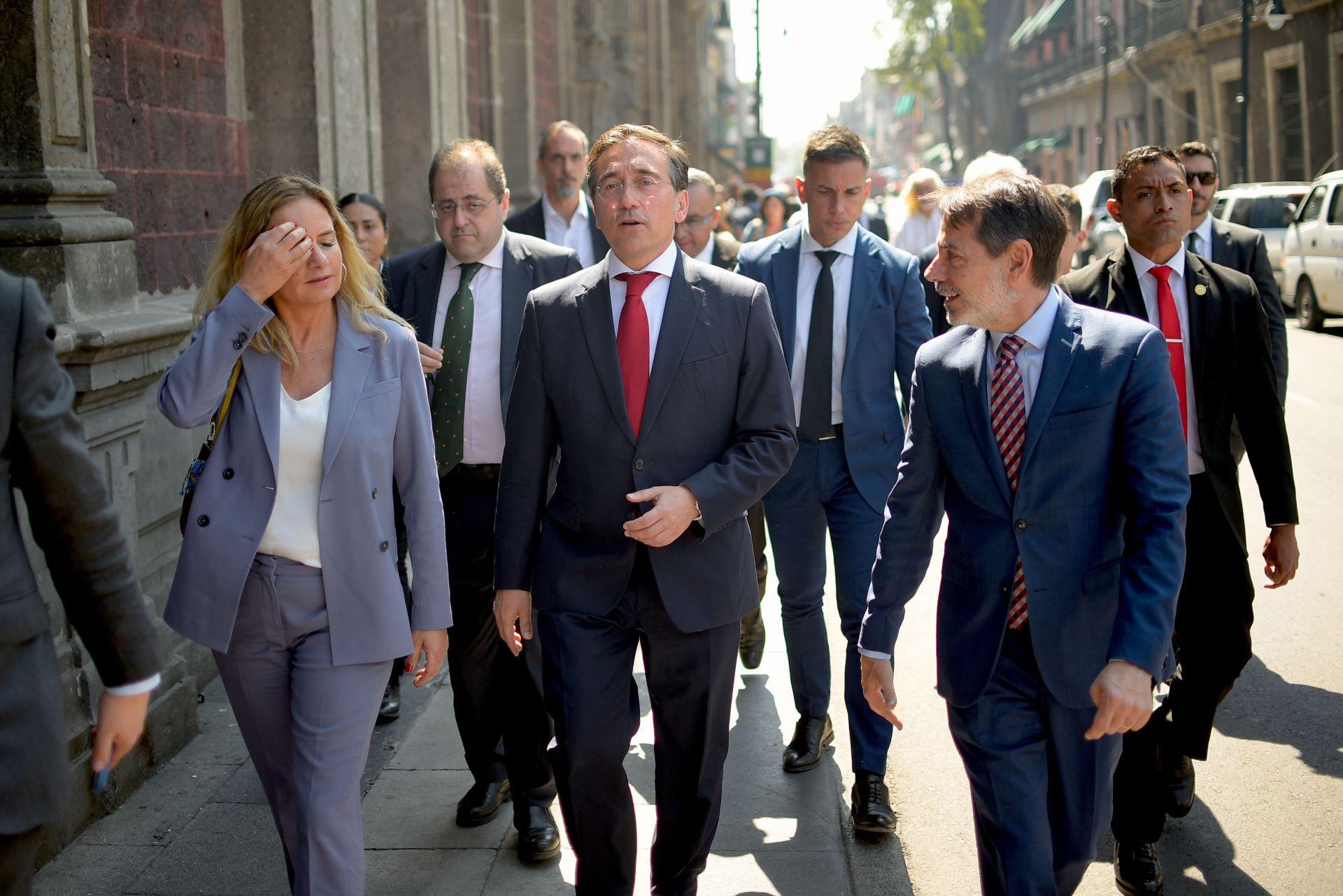 Albares entrega a Sheinbaum invitación del rey Felipe VI para Cumbre Iberoamericana de Madrid