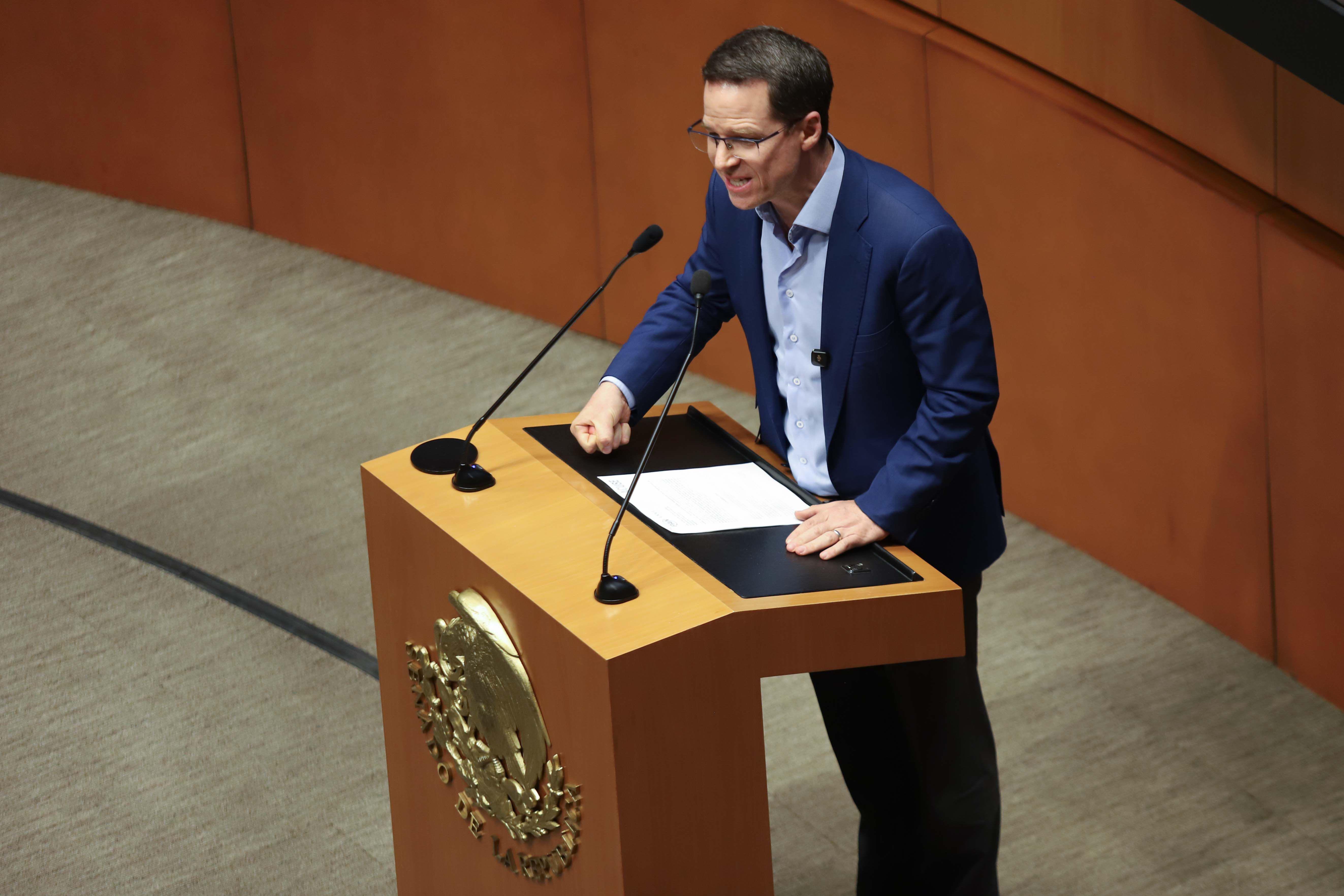 Critica oposición ‘ocurrencias’ de la SEP en calendario escolar; plantean pago a cuidadores