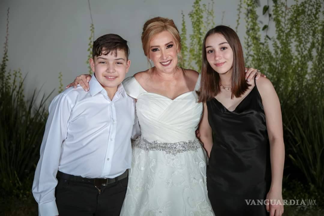 $!Se casó Bely Treviño... ¡y no invitó a Beto y a Pepo!