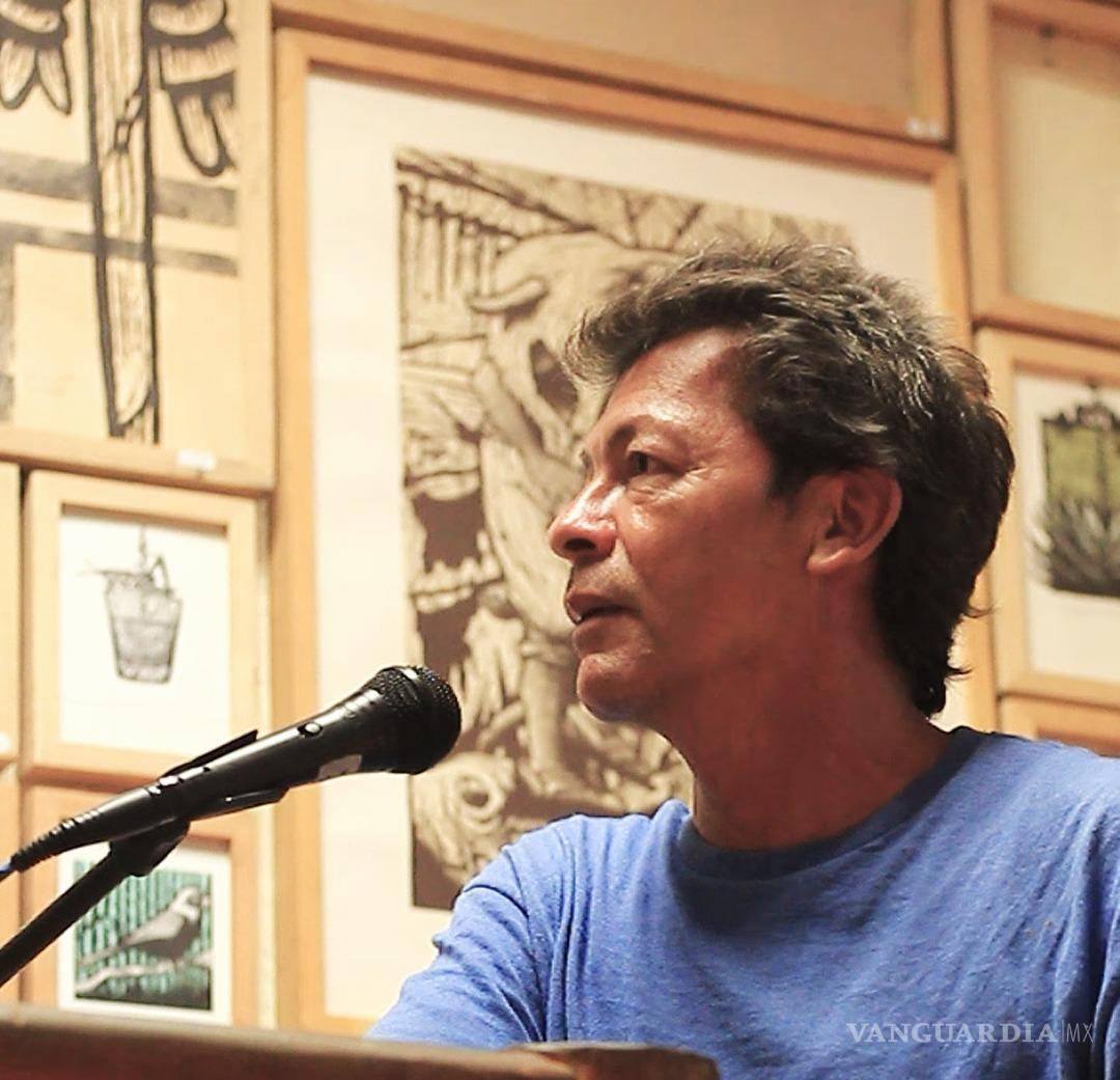 $!Víctor Palomo vuelve a Saltillo para presentar su poemario ‘La pesadilla americana’