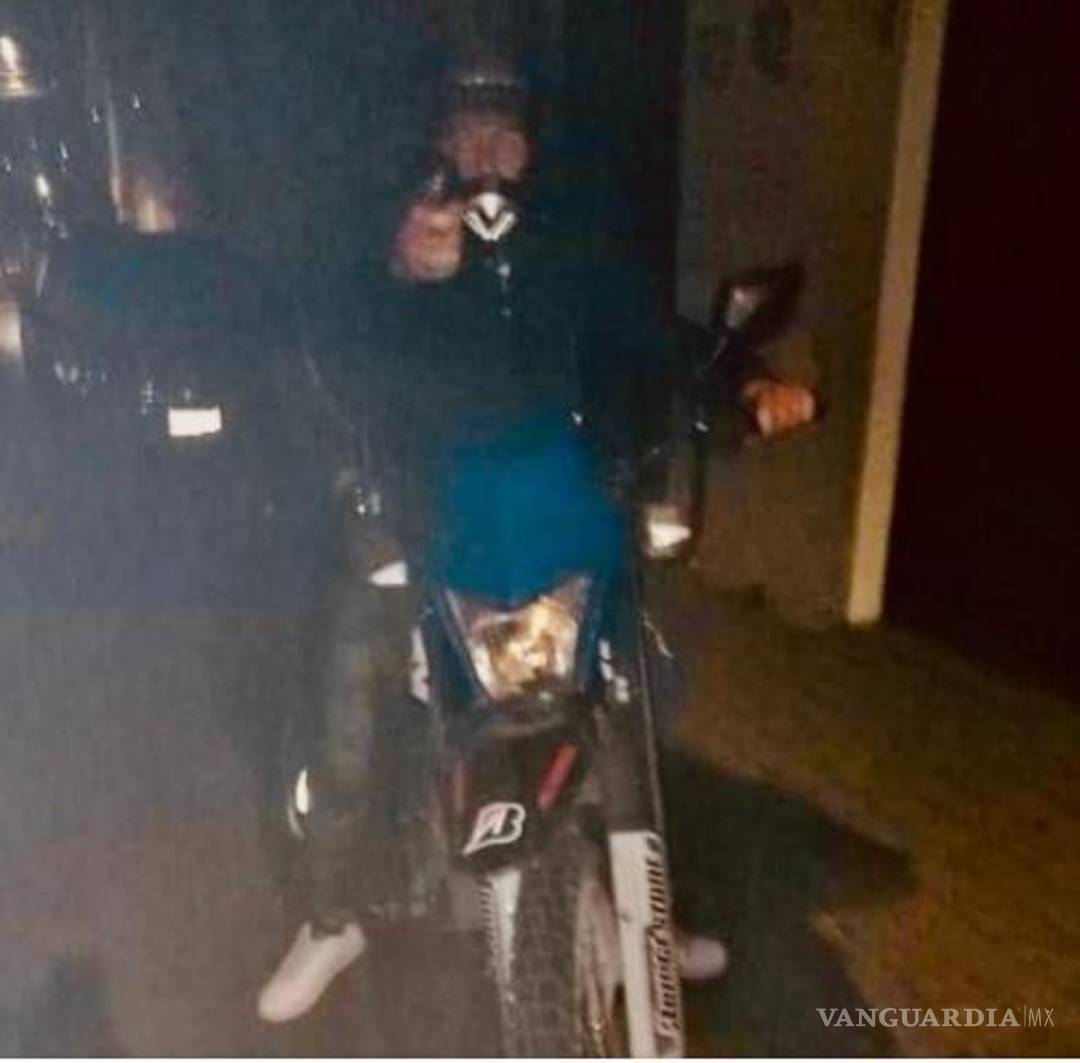 $!Ana Paula enfrentó a los ladrones y les reclamó el robo de la motocicleta, esto mientras tomaba una foto con su celular en el momento preciso que el delincuente jaló del gatillo.