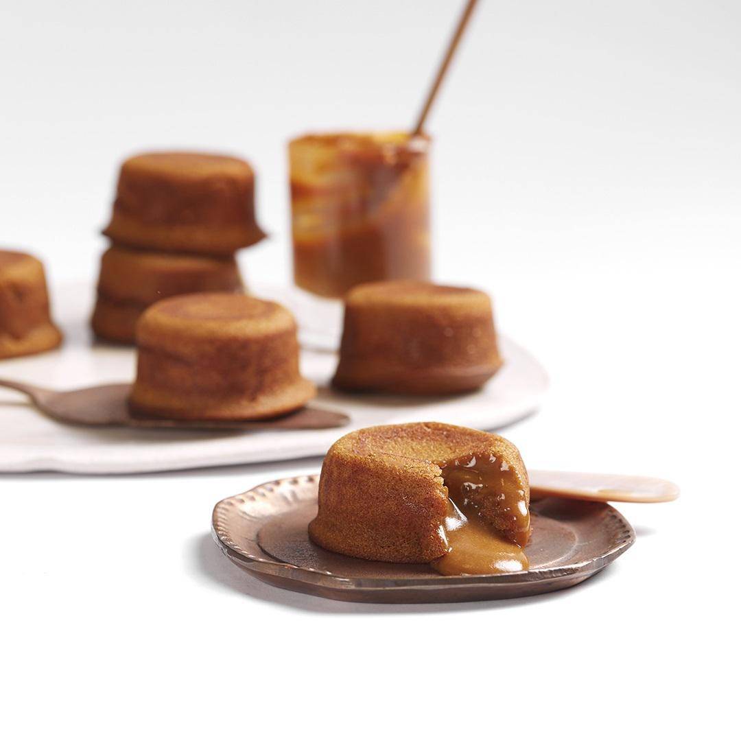 $!Algunos bizcochos 'guilty caramel'. EFE/Tigoût