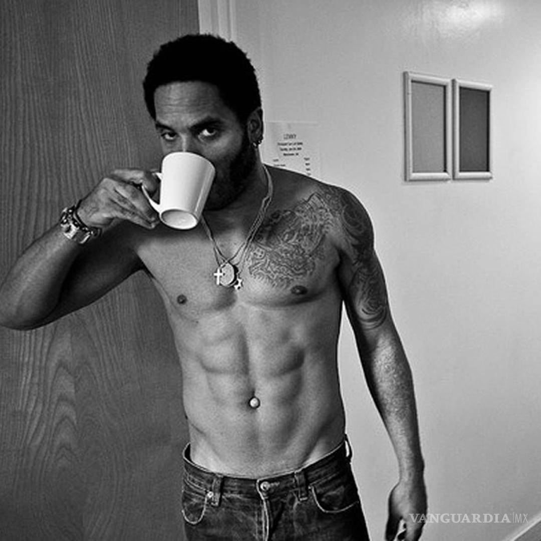 $!Aún luce 'six-pack' Lenny Kravitz a sus 53 años