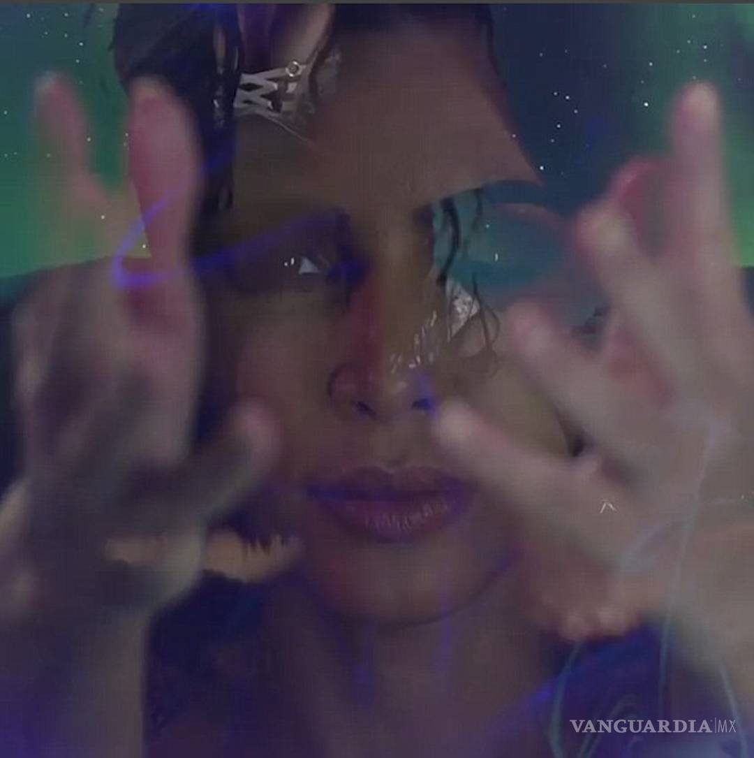 $!Kim Kardashian posa en sesión espacial