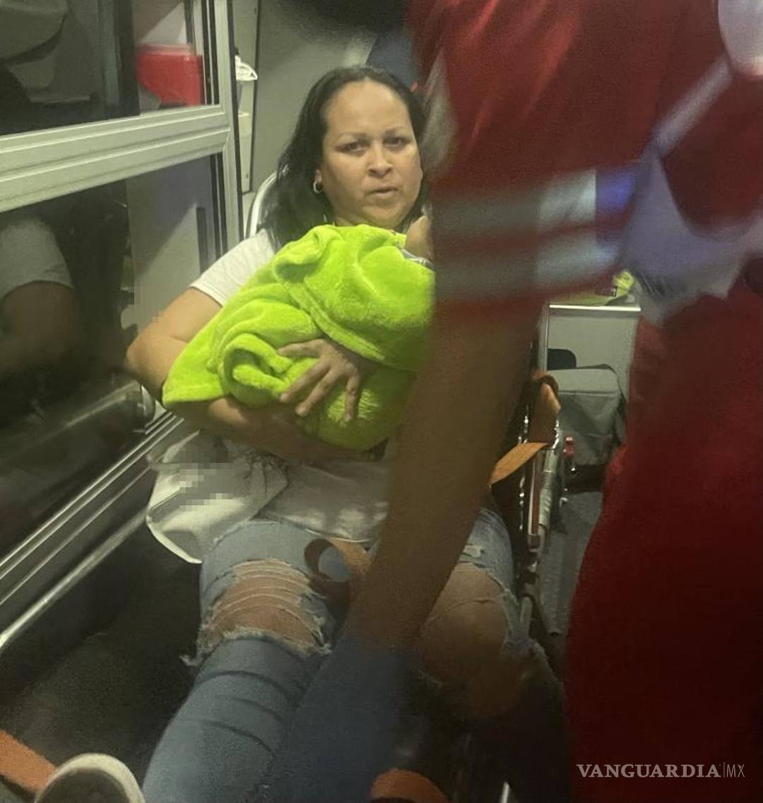 $!Un bebé de apenas un año fue trasladado de urgencia al Hospital Materno Infantil en estado delicado, mientras los adultos fueron llevados a una clínica particular.