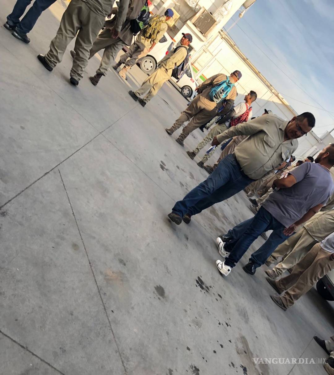 $!Trabajadores del Simas Torreón realizan paro de labores