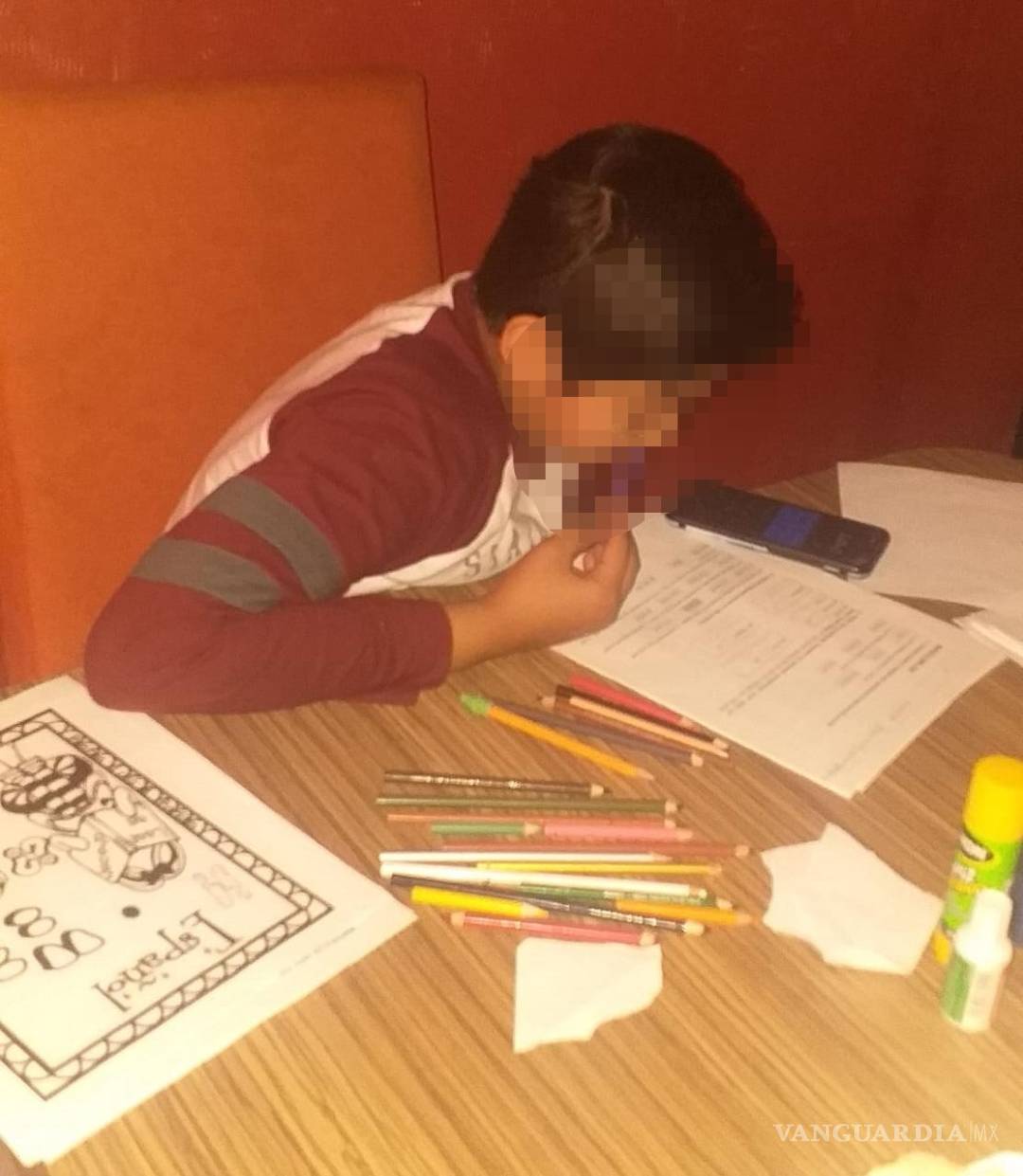 $!‘Reprueban’ modelo 'Aprende en casa' en cuarentena de COVID-19 en Coahuila; padres de familia cuestionan carga para ellos