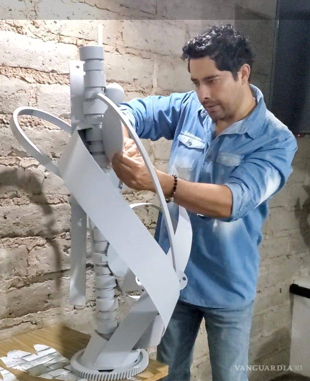 $!Desde Ciudad Acuña, el artista coahuilense ha construido una trayectoria que lo ha llevado a presentar sus obras en distintas ciudades de México y el extranjero.