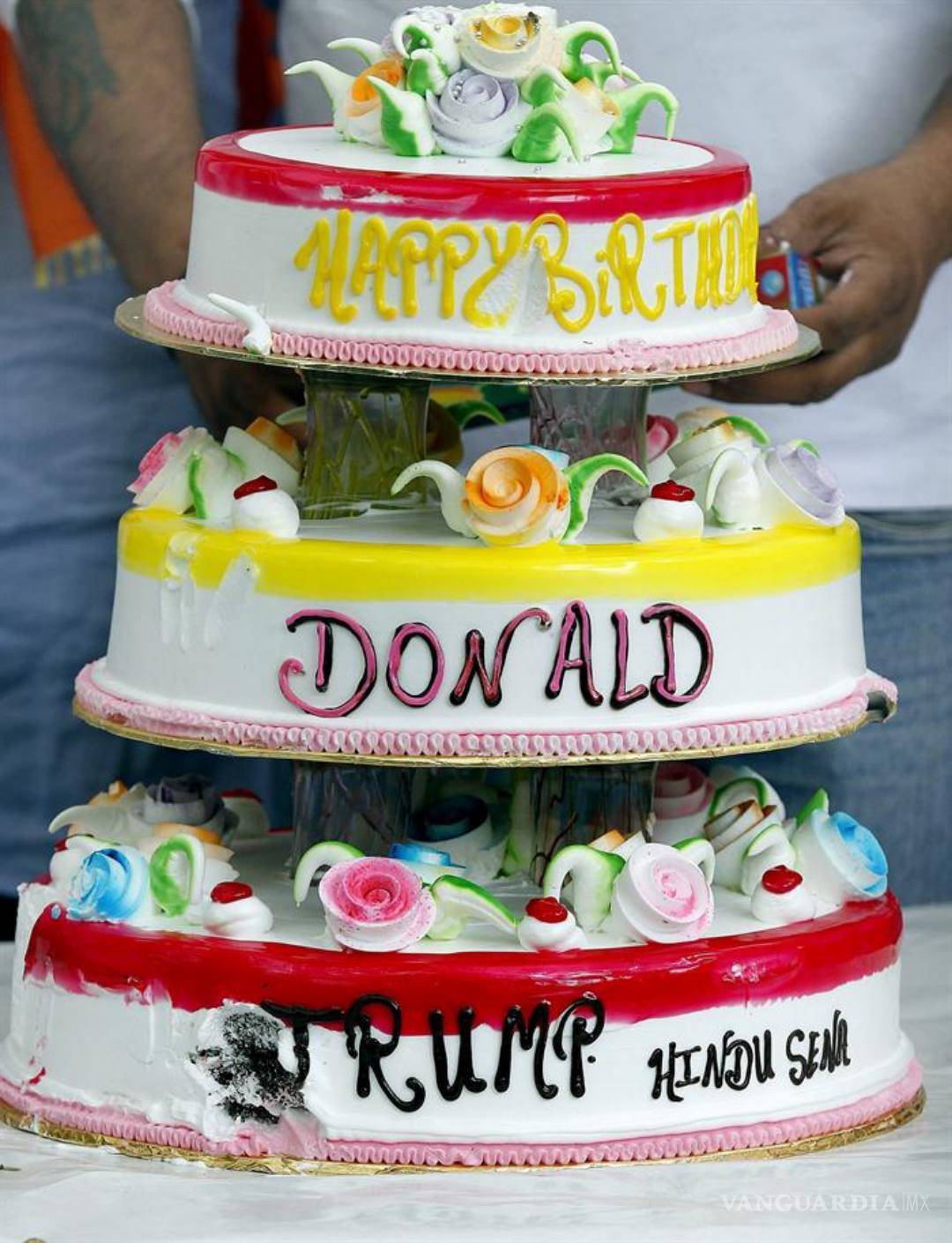 $!Extrema derecha india celebra cumpleaños del "salvador de la humanidad”, Trump