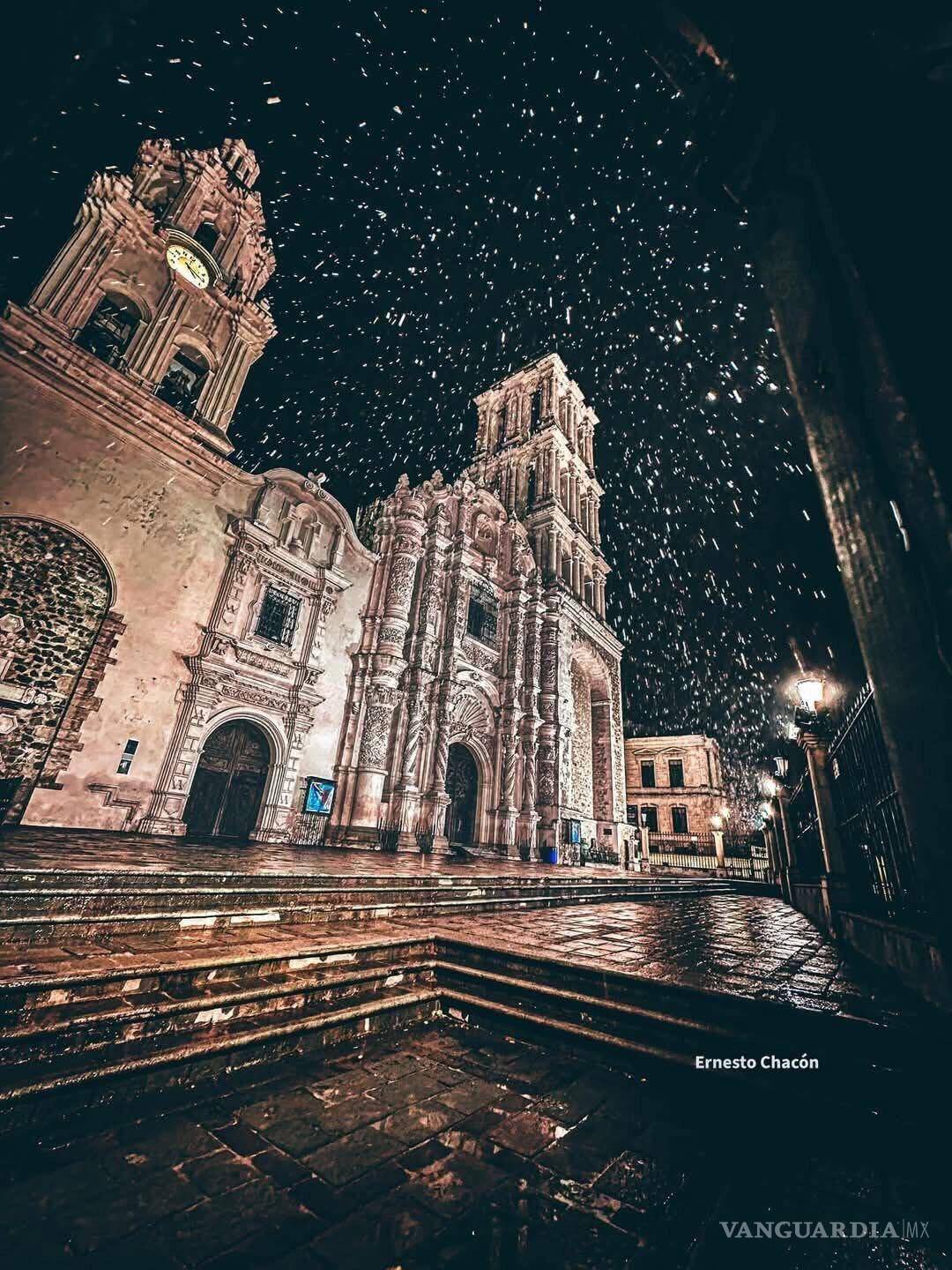 $!El centro de Saltillo amaneció cubierto de aguanieve, mientras las principales vialidades se mantuvieron resbaladizas durante la mañana.