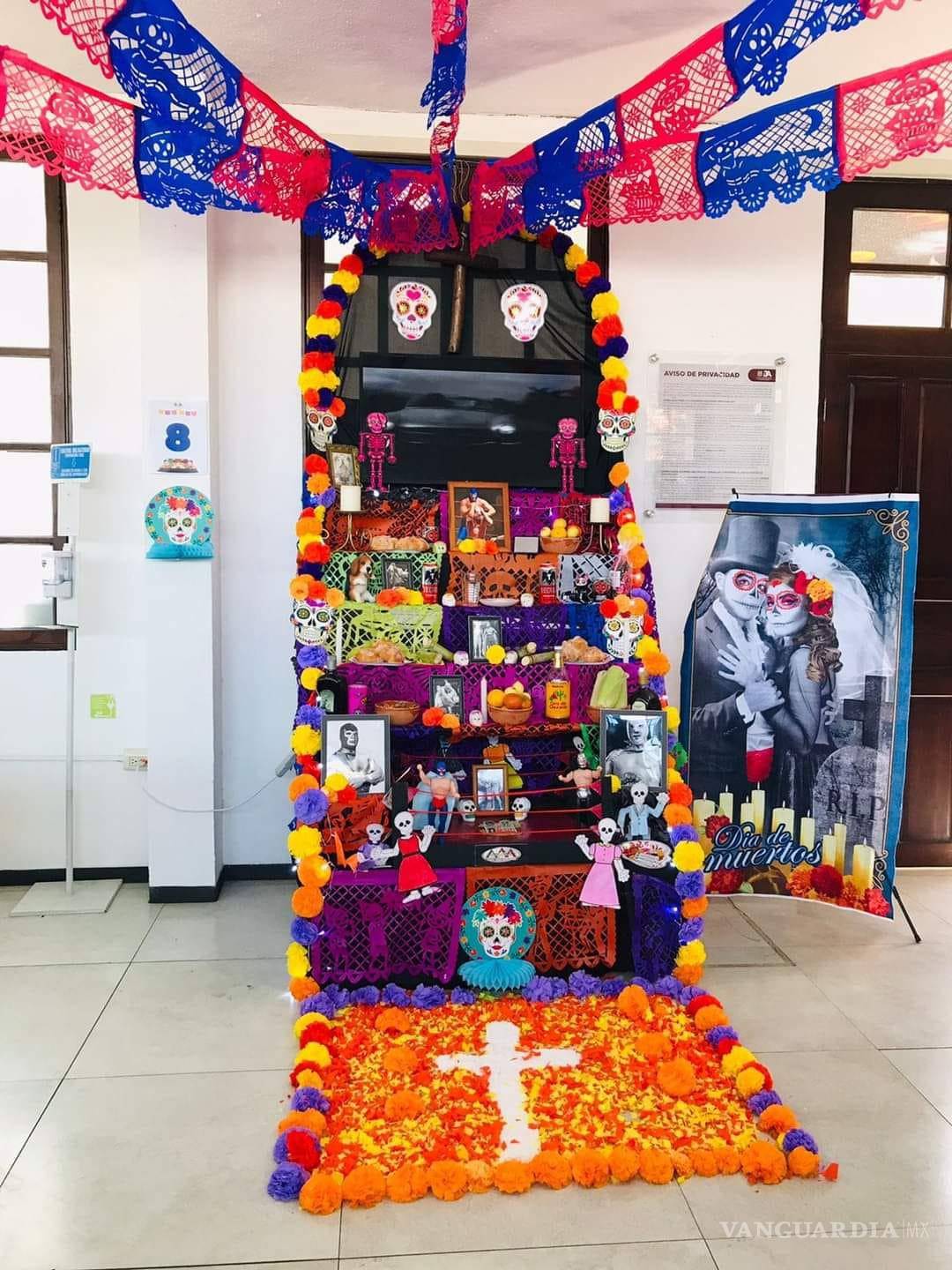 $!¿Ya viste estos altares en Saltillo? Dedicados a familiares, Walt Disney, Juan Gabriel, Cri-Cri y más (Fotos)