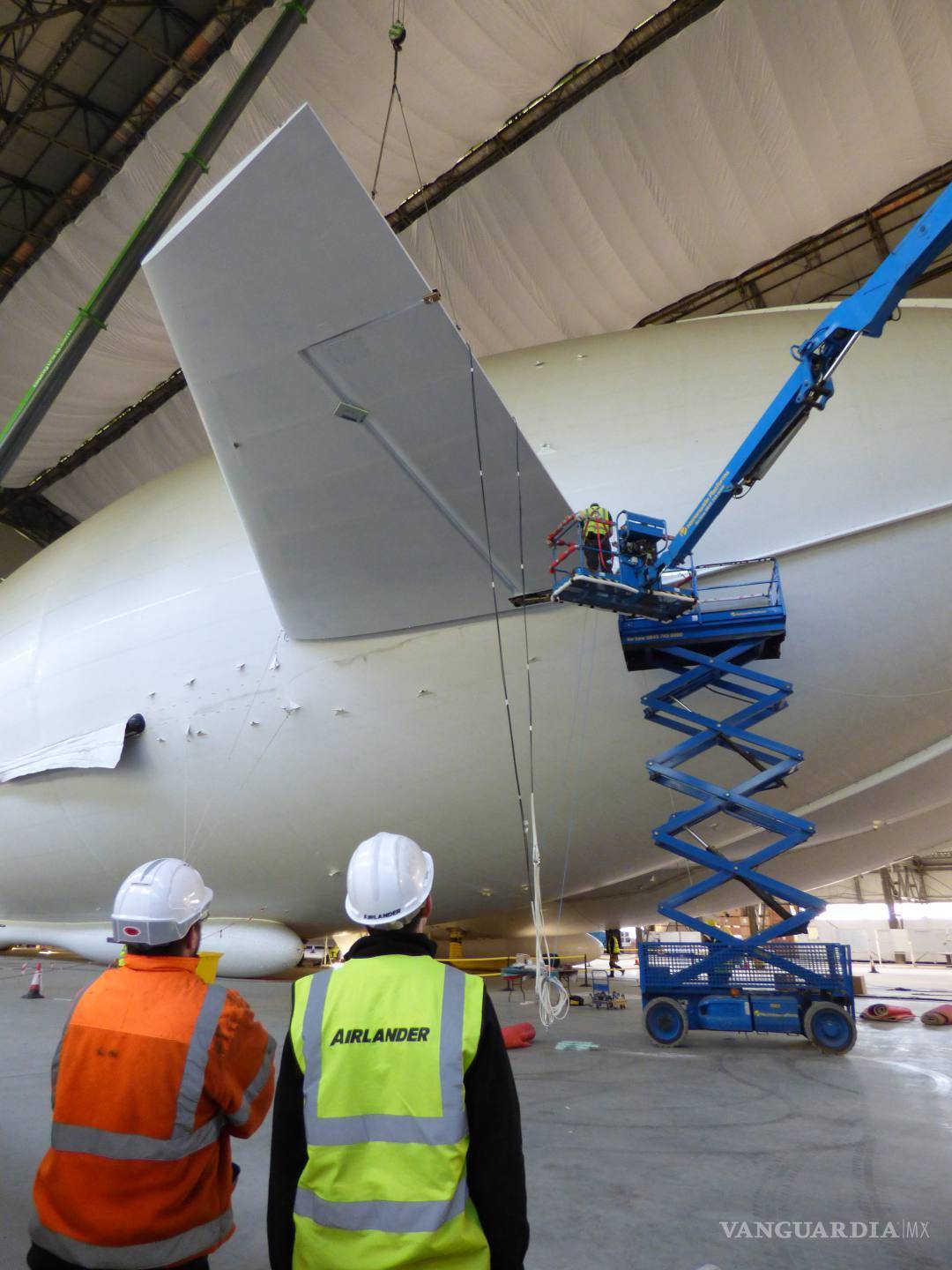$!Airlander, la aeronave más grande y ecológica