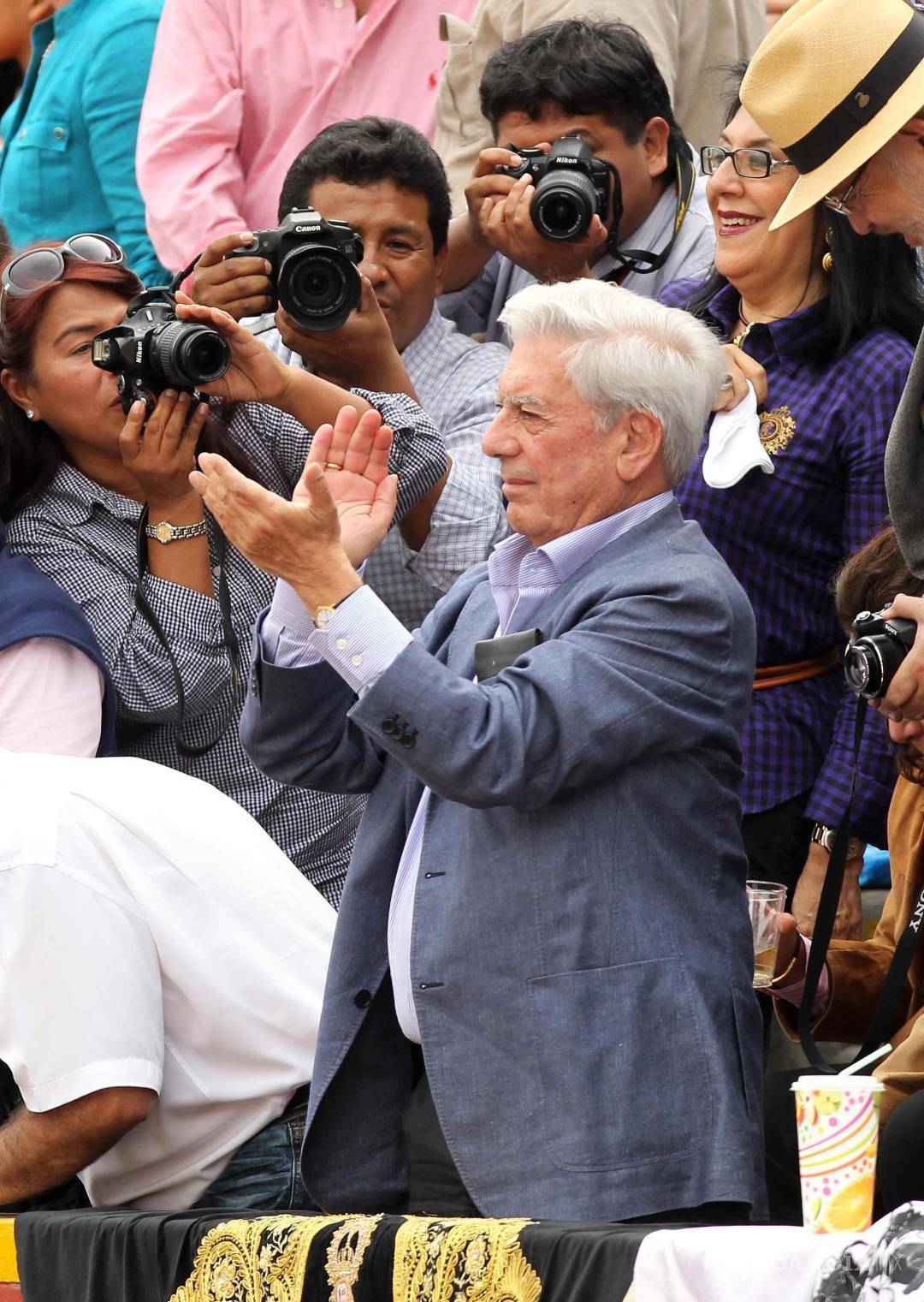 $!Vargas Llosa, de la cárcel del papel a la simulación de la vida