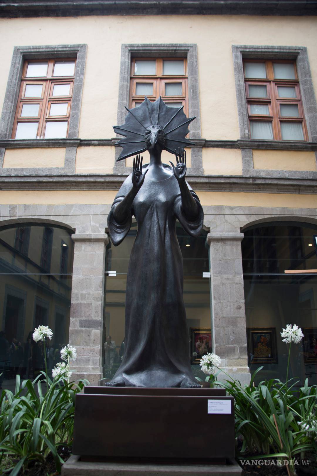 $!Develan "The Palmist", escultura de la artista Leonora Carrington