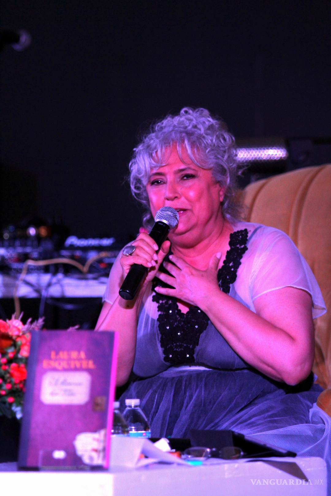 $!Presenta Laura Esquivel su nueva novela "El diario de Tita"