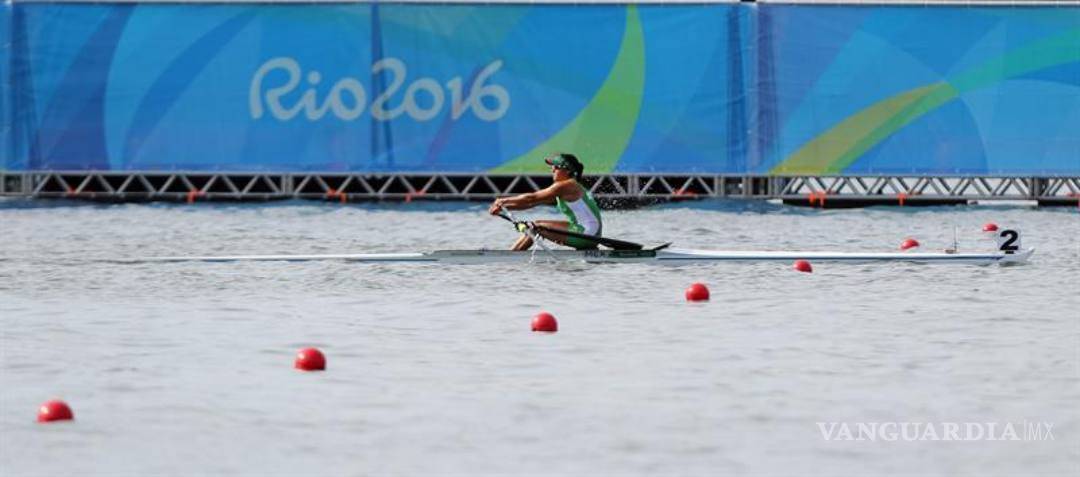 $!La mexicana Kenia Lechuga avanza a semifinales en skiff femenino