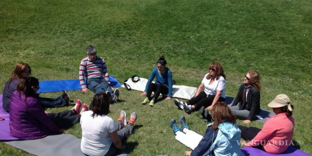 Aplican arte-terapia para tratar padecimientos de los inmigrantes