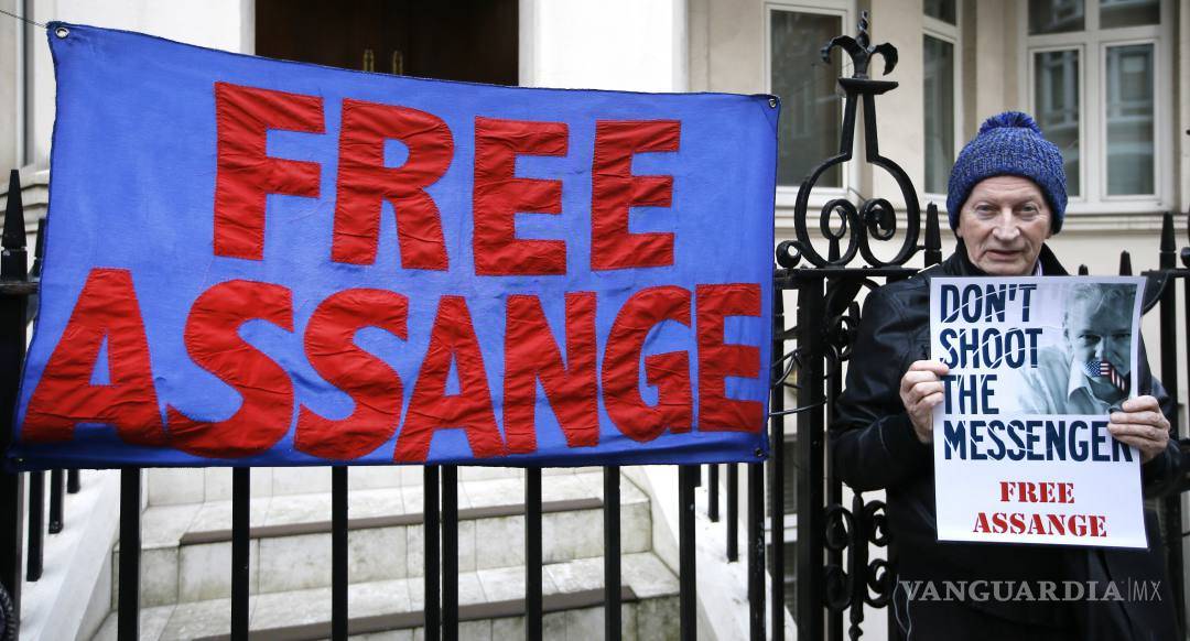 $!Assange estaría dispuesto a entregarse mañana si la ONU falla en su contra