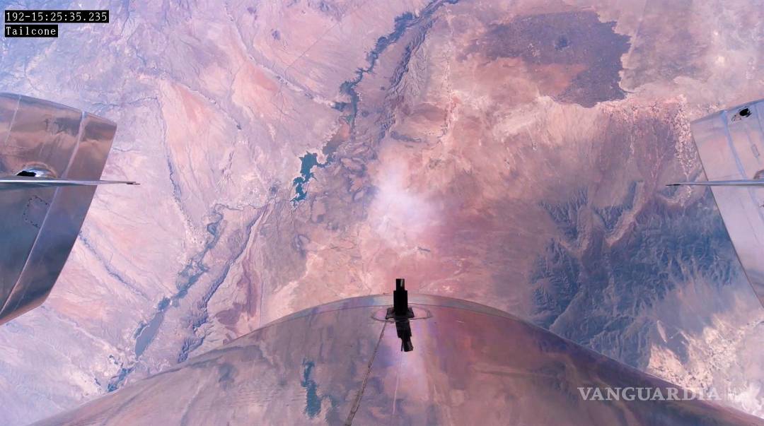 $!Richard Branson finalmente cumple su sueño y llega al espacio en su propio avión