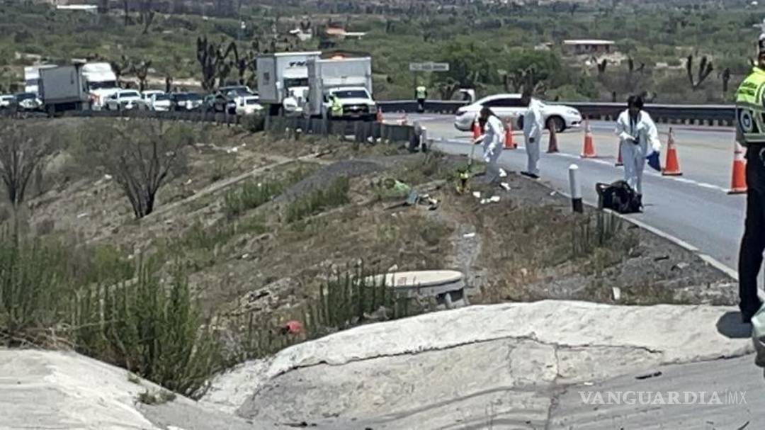 $!El cuerpo fue localizado mutilado fuera de la cinta asfáltica.