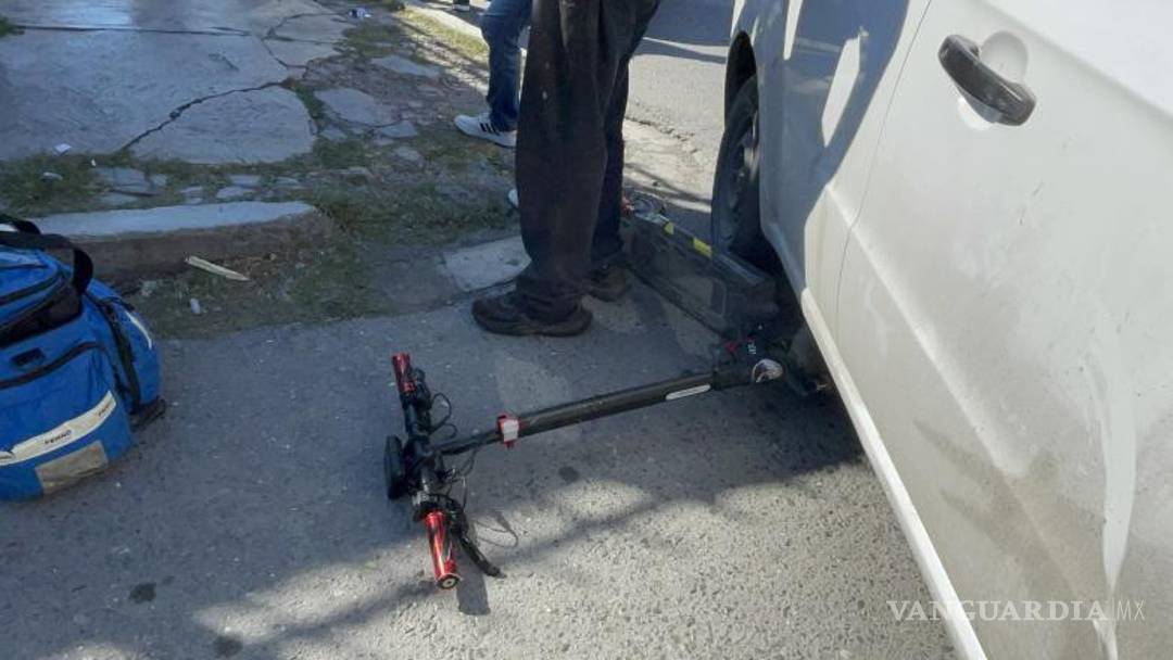 $!Policía de Tránsito tomó conocimiento del siniestro y acompañó a las partes a un acuerdo.