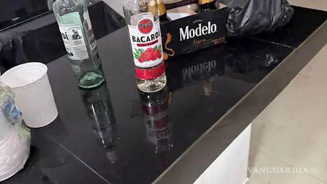 $!Más de 200 menores fueron sorprendidos dentro del inmueble consumiendo vino y cerveza.